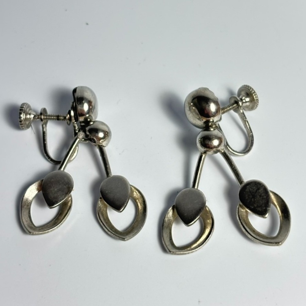 Earrings Vintage Silver Tone‎ Screw Back Abstract Spade Modernist Elegant
